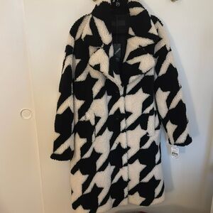 Bold Move Lovebird Houndstooth Sherpa Coat